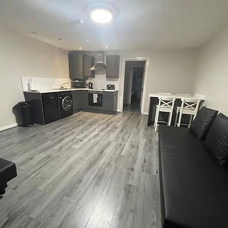 Hosted By Ryan - 2 Bedroom Apartment Liverpool Esterno foto