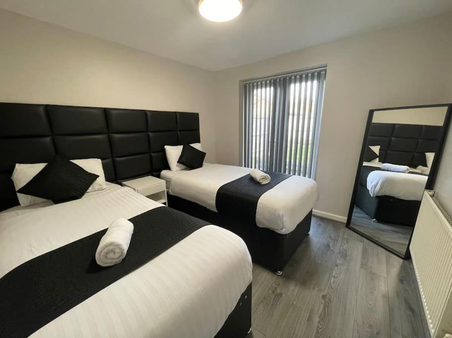 Hosted By Ryan - 2 Bedroom Apartment Liverpool Esterno foto
